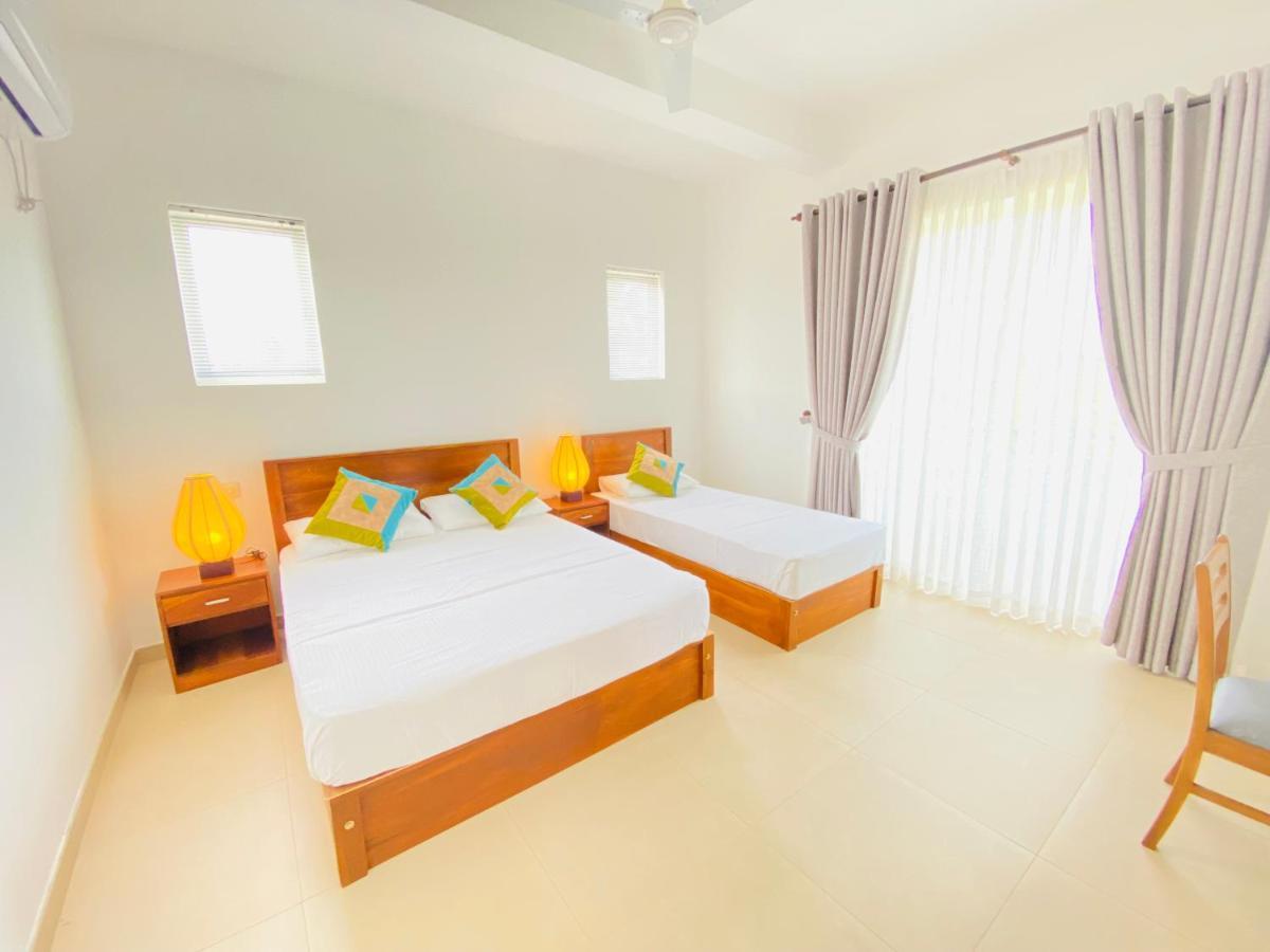 Srimadis Villa Near Airport - Negombo Exterior foto